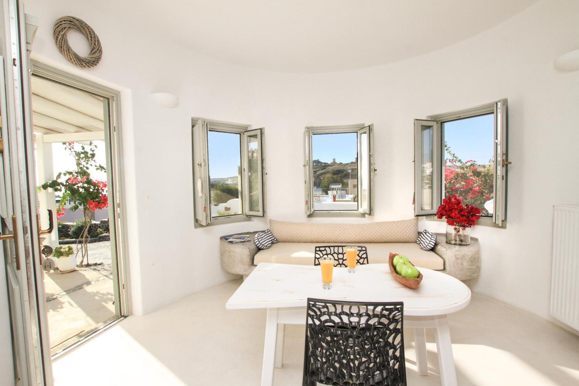 Shades Of White Villas Emporio  Exterior photo